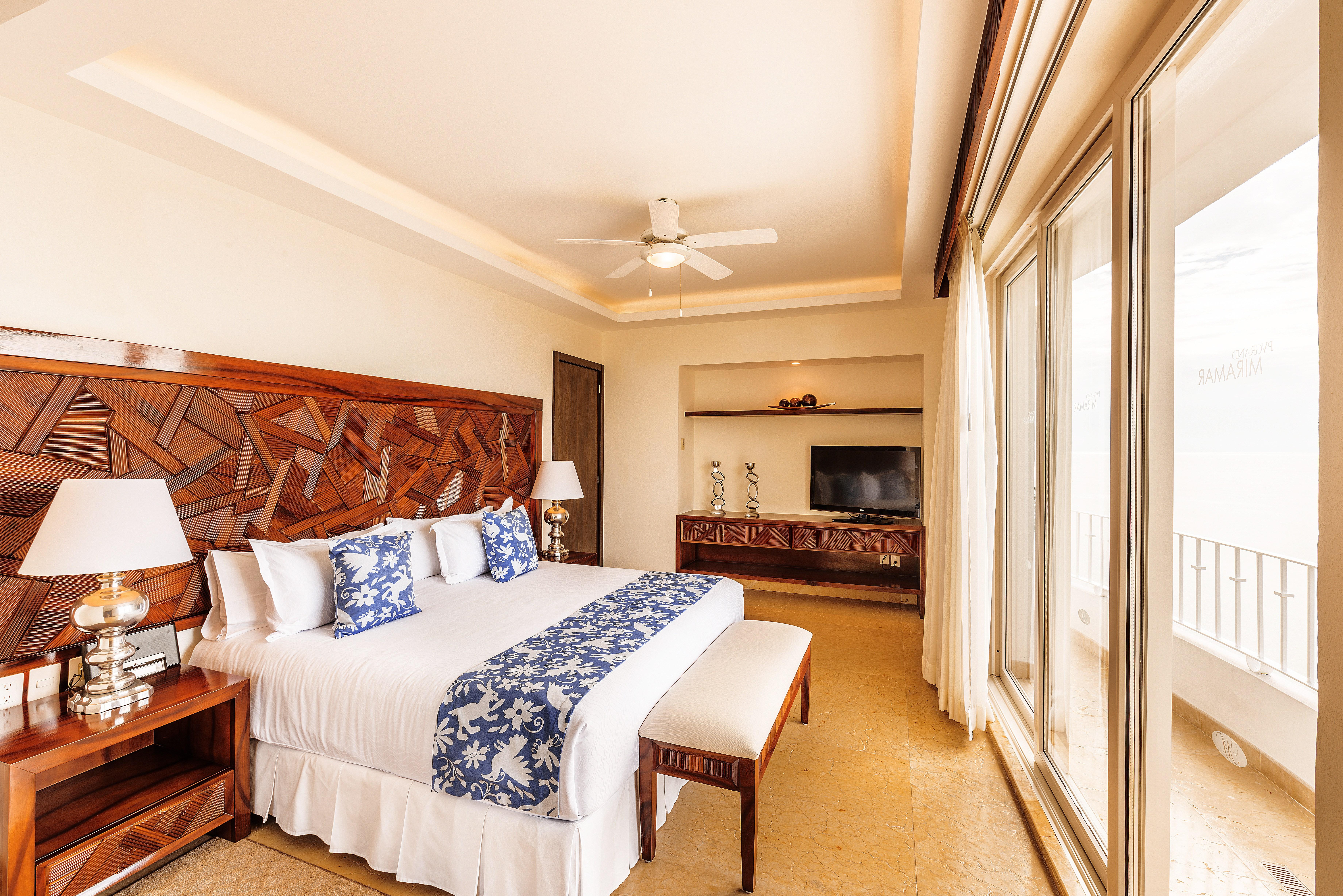 Grand Miramar All Luxury Suites & Residences (Adults Only) Puerto Vallarta Exterior photo