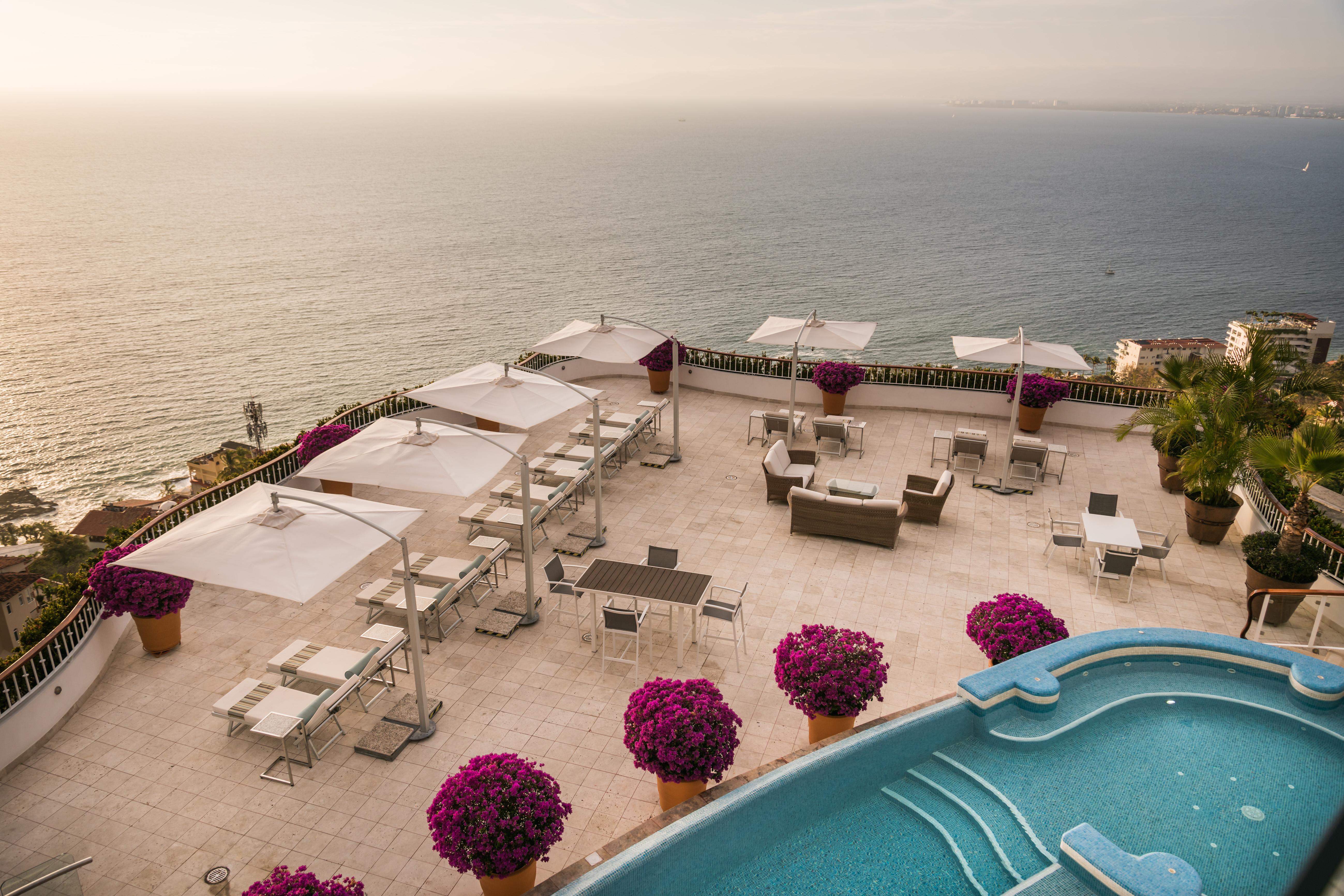 Grand Miramar All Luxury Suites & Residences (Adults Only) Puerto Vallarta Exterior photo