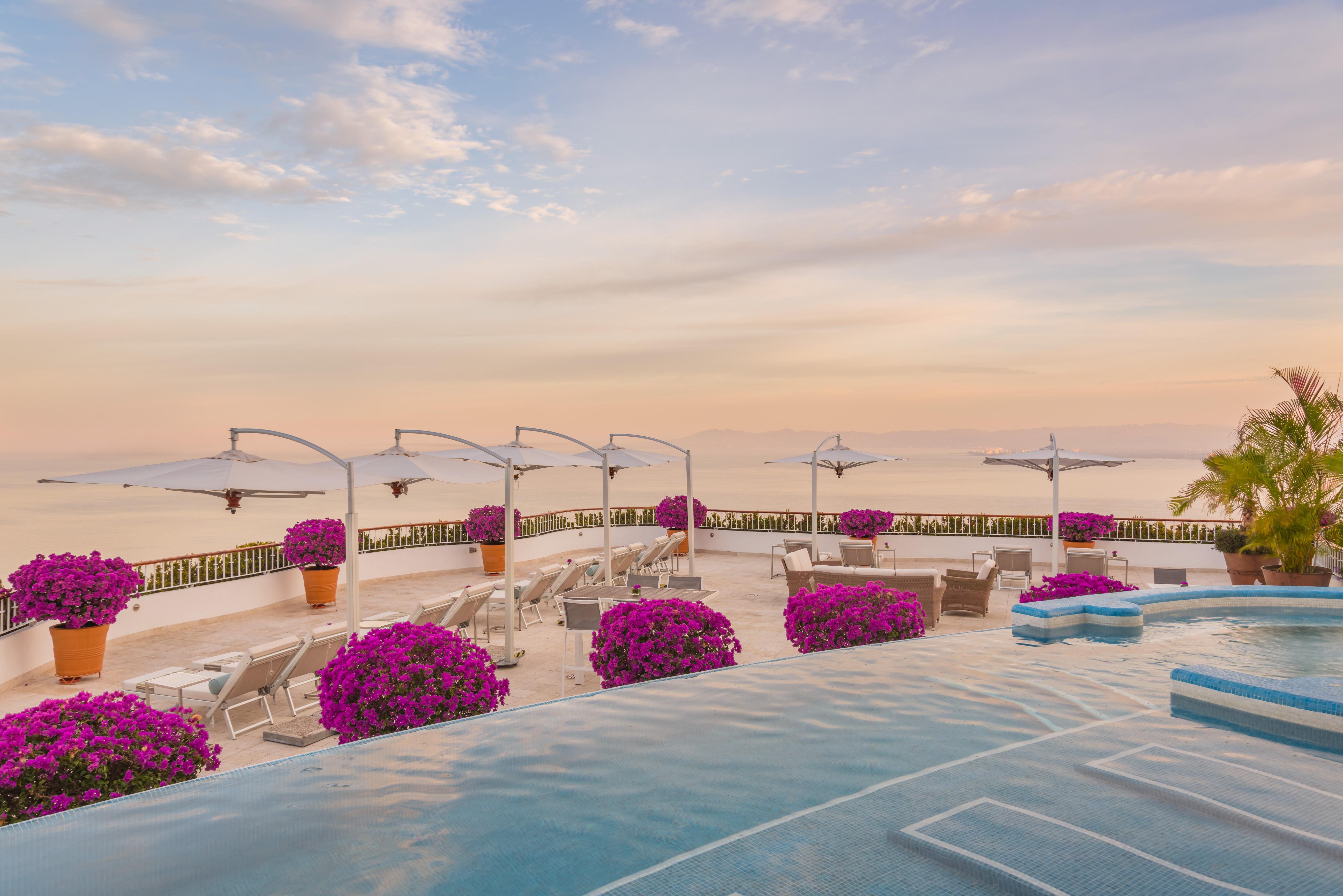 Grand Miramar All Luxury Suites & Residences (Adults Only) Puerto Vallarta Exterior photo