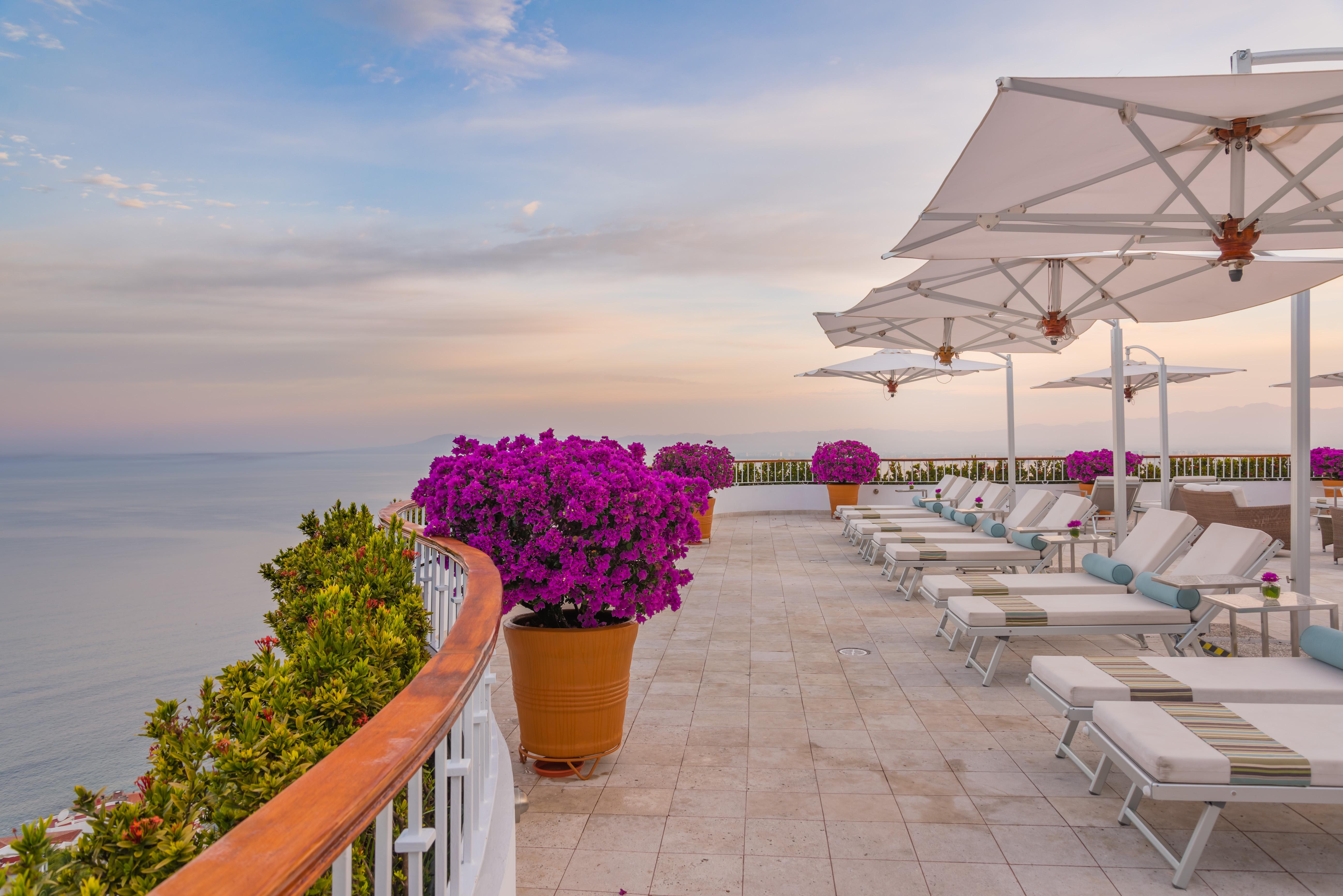 Grand Miramar All Luxury Suites & Residences (Adults Only) Puerto Vallarta Exterior photo