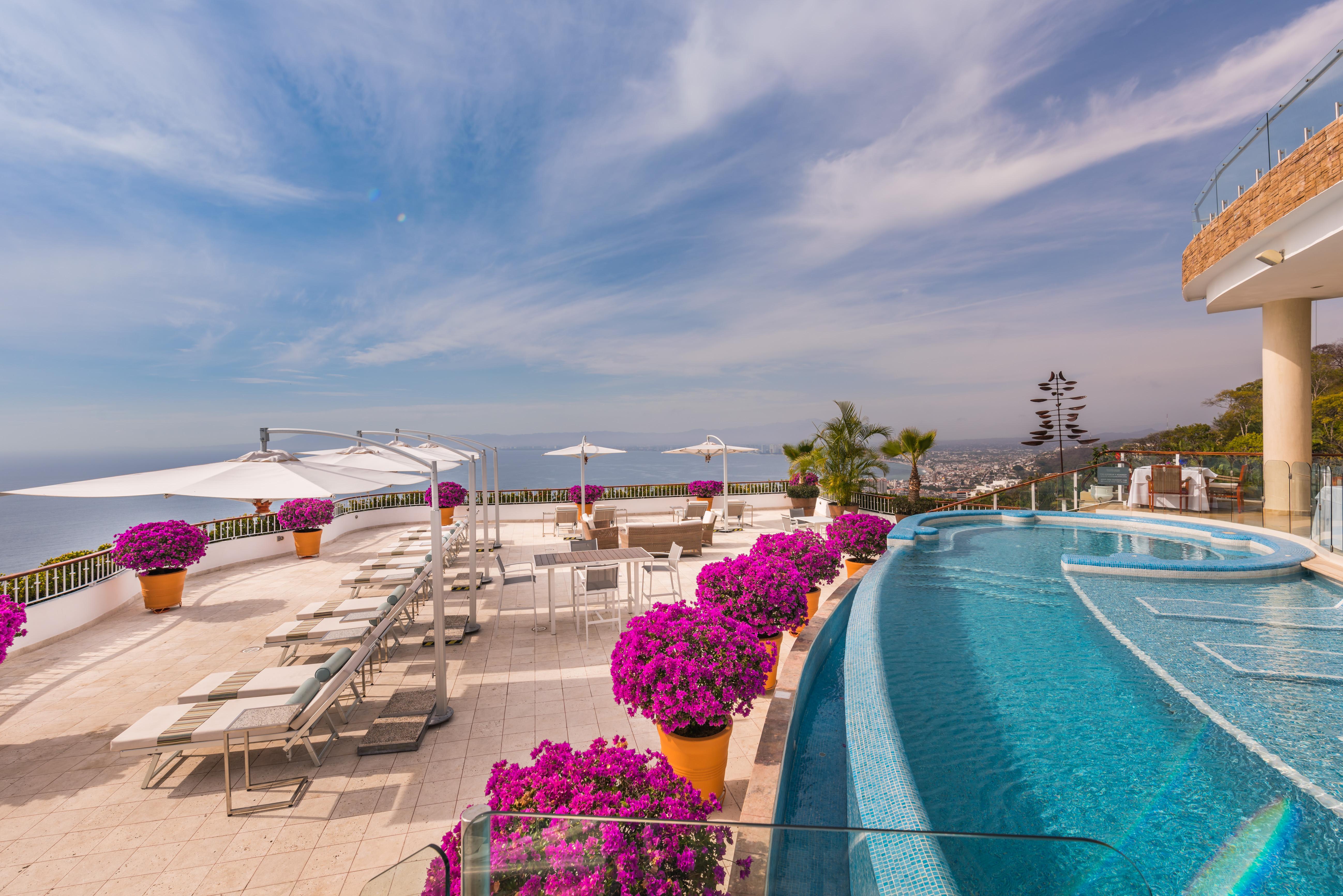 Grand Miramar All Luxury Suites & Residences (Adults Only) Puerto Vallarta Exterior photo